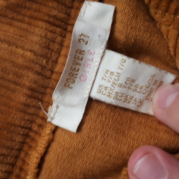 Forever 21 girls courdary shorts. Adjustable 7/8 - Picture 2 of 5